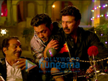 Movie Stills Of The Movie Yamla Pagla Deewana Phir Se