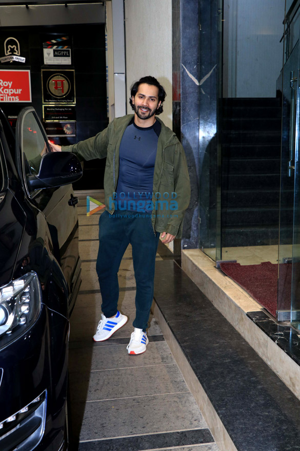 Varun Dhawan snapped at the gym in Khar