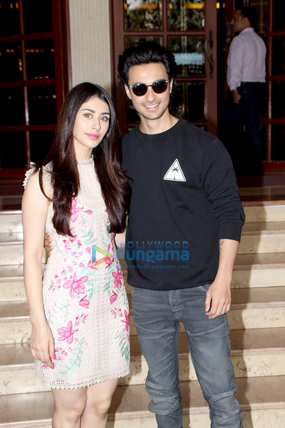 Warina Hussain and Aayush Sharma snapped at 91.1 FM Radio City office for Loveratri promotions Warina Hussain and Aayush Sharma snapped 91.1 FM Radio City for Loveratri promotions