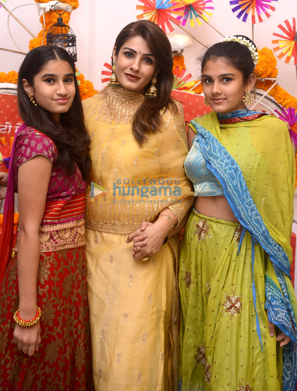 Raveena Tandon snapped with daughter for Dussehra celebration | Parties