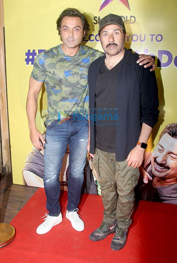 Sunny Deol and Bobby Deol snapped at Hoot in Juhu Sunny Deol and Bobby Deol snapped at Hoot in Juhu