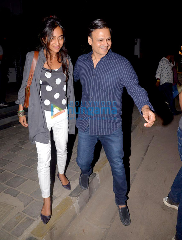Vivek Oberoi snapped with his wife in Juhu