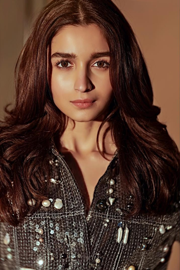 Gully Boy: Another day, another two brilliant styles, Alia Bhatt makes ...