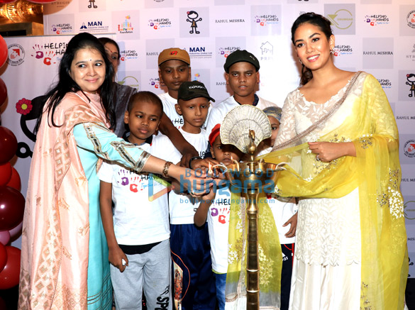 Mira Rajput snapped at The Helping Hands exhibition and fundraiser at St. Regis, Lower Parel Mira Rajput snapped at The Helping Hands exhibition and fundraiser at St. Regis, Lower Parel