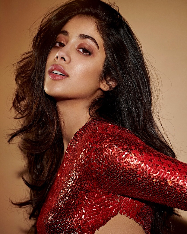 Oo La La! Janhvi Kapoor Flaunts Her Navel And Waist In This Sultry Red ...