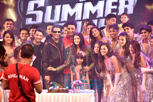 Photos: Abhishek Bachchan, Aishwarya Rai Bachchan and Aaradhya Bachchan snapped at Shiamak Davar’s Summer Funk show