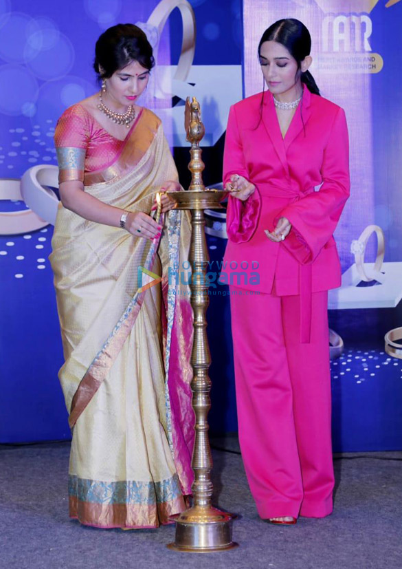 Photos: Amrita Rao snapped attending India’s Most Prominent Jewel Awards 2019 in New Delhi Photos: Amrita Rao snapped attending India’s Most Prominent Jewel Awards 2019 in New Delhi