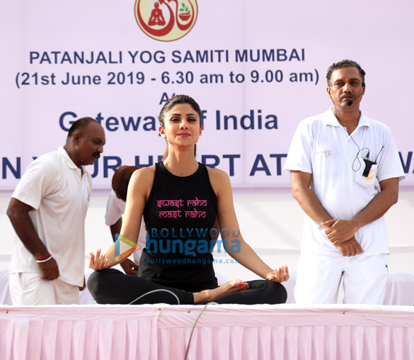 Photos: Shilpa Shetty snapped celebrating World Yoga Day at Gateway of India Photos: Shilpa Shetty snapped celebrating World Yoga Day at Gateway of India