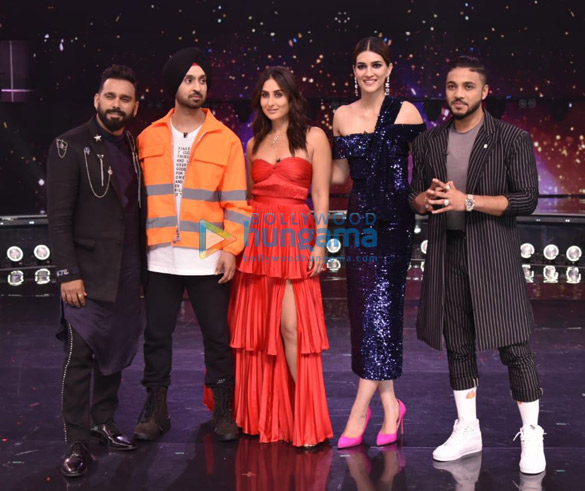 Photos: Diljit Dosanjh and Kriti Sanon snapped promoting Arjun Patiala on sets of Dance India Dance