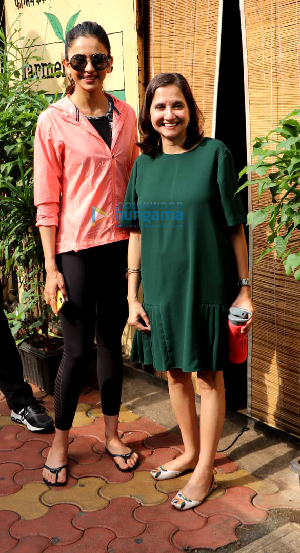 Photos: Rakul Preet Singh and Anupama Chopra snapped at Farmers’ Cafe in Bandra
