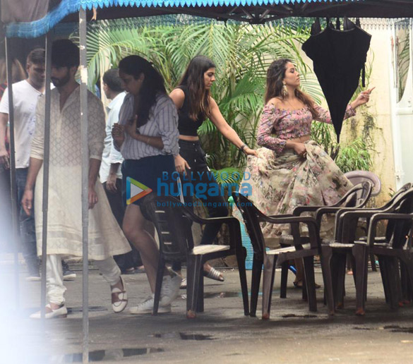 Photos: Shahid Kapoor and Mira Rajput snapped post shoot in Mumbai