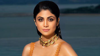 Woah! Shilpa Shetty confesses that she doesn’t know swimming but her video is PROOF that she is enjoying her first experience of a swim!