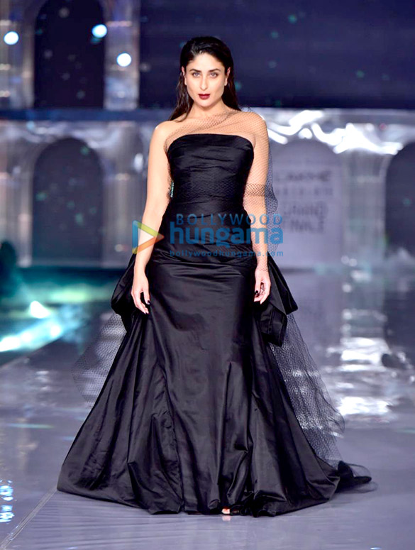 Photos: Kareena Kapoor Khan walks the ramp for Gauri & Nainika at Lakme Fashion Week 2019 grand finale
