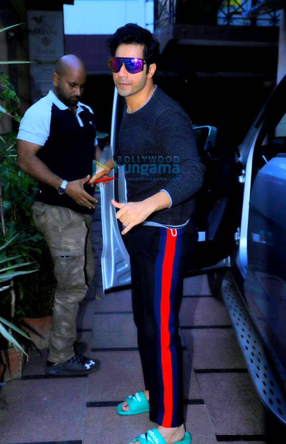 Photos: Varun Dhawan snapped at the gym