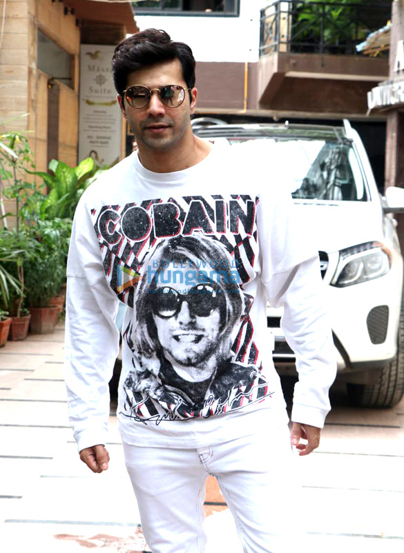 Photos: Varun Dhawan spotted at gym in Juhu | Varun Dhawan Images