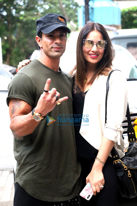 Photos: Karan Singh Grover and Bipasha Basu snapped at PVR, Juhu Photos: Karan Singh Grover and Bipasha Basu snapped at PVR, Juhu