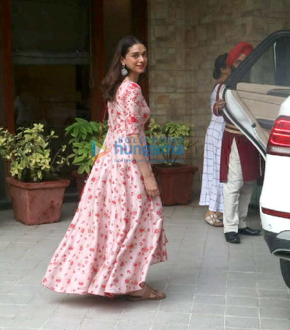 Photos: Aditi Rao Hydari spotted in Bandra