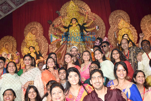 Photos: Alia Bhatt, Hrithik Roshan and others snapped during Durga pandal darshan Photos: Alia Bhatt, Hrithik Roshan and Rani Mukerji snapped during Durga pandal darshan