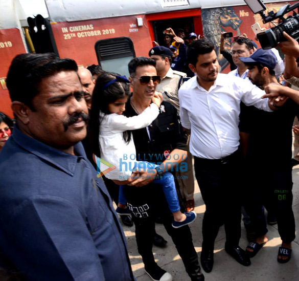 Photos: Cast of Housefull 4 snapped arriving in Delhi to promote the film Cast of Housefull 4 snapped arriving in Delhi to promote the film