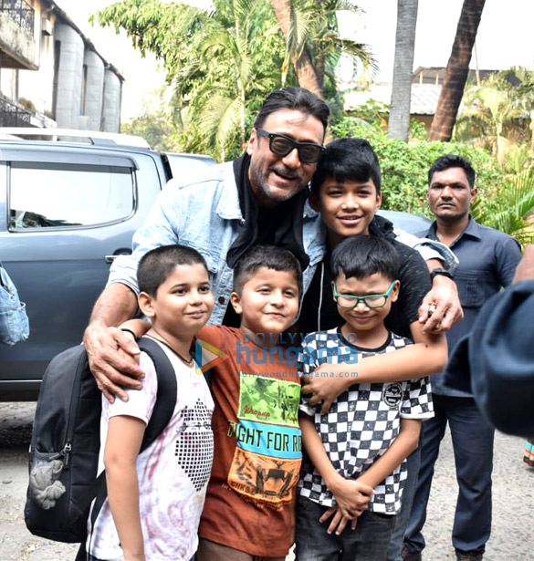 Photos: Jackie Shroff snapped in Goregaon Photos: Jackie Shroff snapped in Goregaon