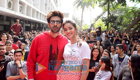 Photos: Kartik Aaryan, Bhumi Pednekar And Ananya Panday snapped promoting their film Pati Patni Aur Woh at Mithibai College