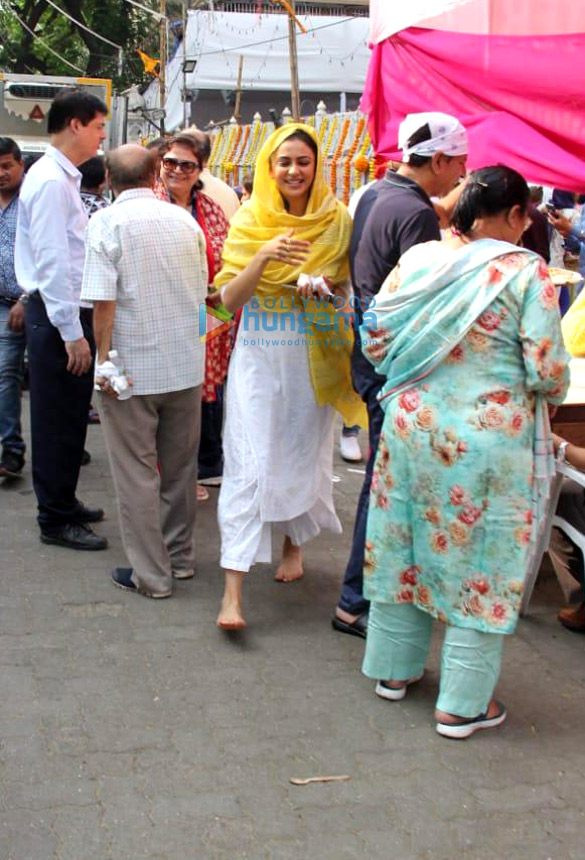 Photos: Rakul Preet Singh snapped a gurudwara Photos: Rakul Preet Singh snapped a gurudwara