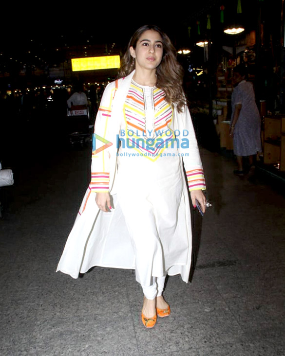 Photos: Sara Ali Khan and Urvashi Rautela snapped at the airport