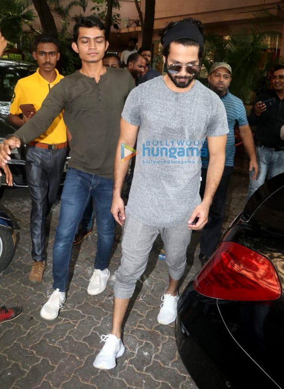 Photos: Shahid Kapoor snapped at the gym