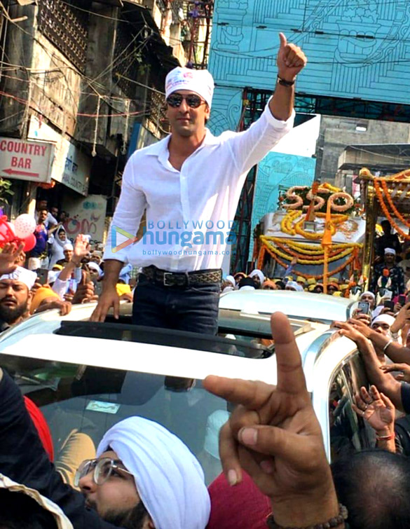 Photos: Ranbir Kapoor seek blessings on the 550th anniversary of Guru Nanak Dev Photos: Ranbir Kapoor seek blessings on the 550th anniversary of Guru Nanak Dev