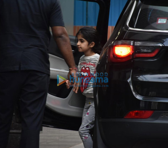 Photos: Akshay Kumar’s daughter Nitara Kumar snapped at the play school in Juhu Photos: Akshay Kumar’s daughter Nitara Kumar snapped at the play school in Juhu
