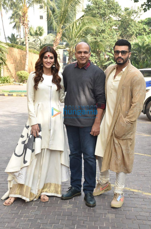 Photos: Arjun Kapoor, Kriti Sanon and Ashutosh Gowariker snapped promoting their film Panipat