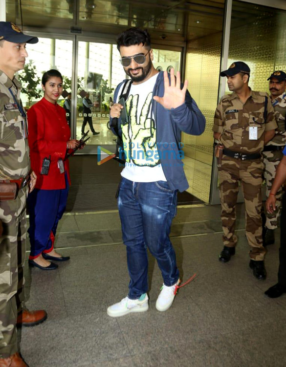 Photos: Arjun Kapoor, Sophie Choudry and others snapped at the airport Photos: Arjun Kapoor, Sophie Choudry and others snapped at the airport