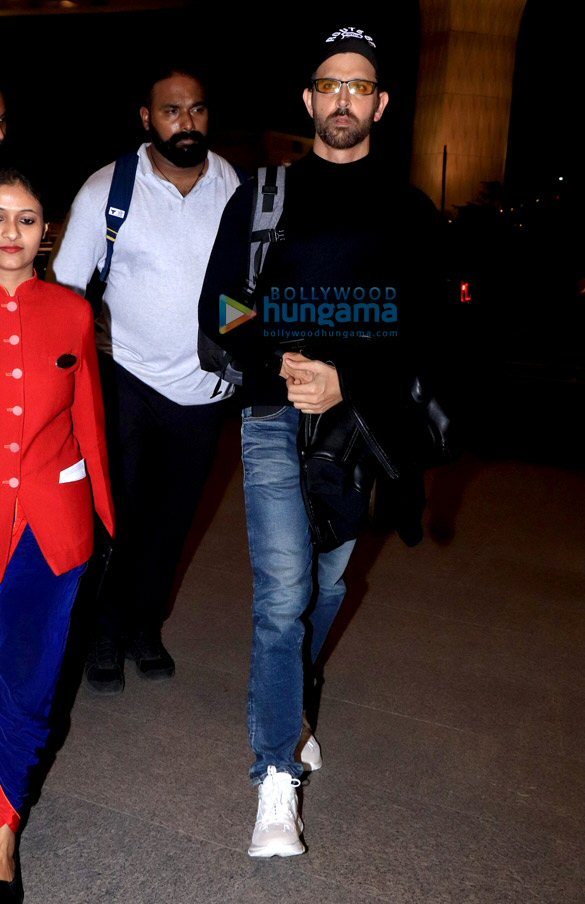 Photos: Hrithik Roshan, Sonam Kapoor Ahuja and others snapped at the airport