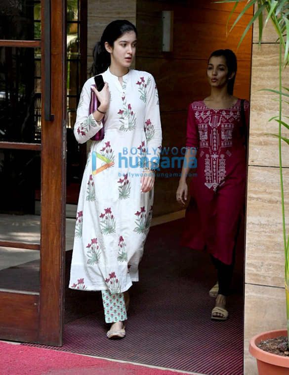Photos: Shanaya Kapoor spotted at a dance class Photos: Shanaya Kapoor spotted at a dance class
