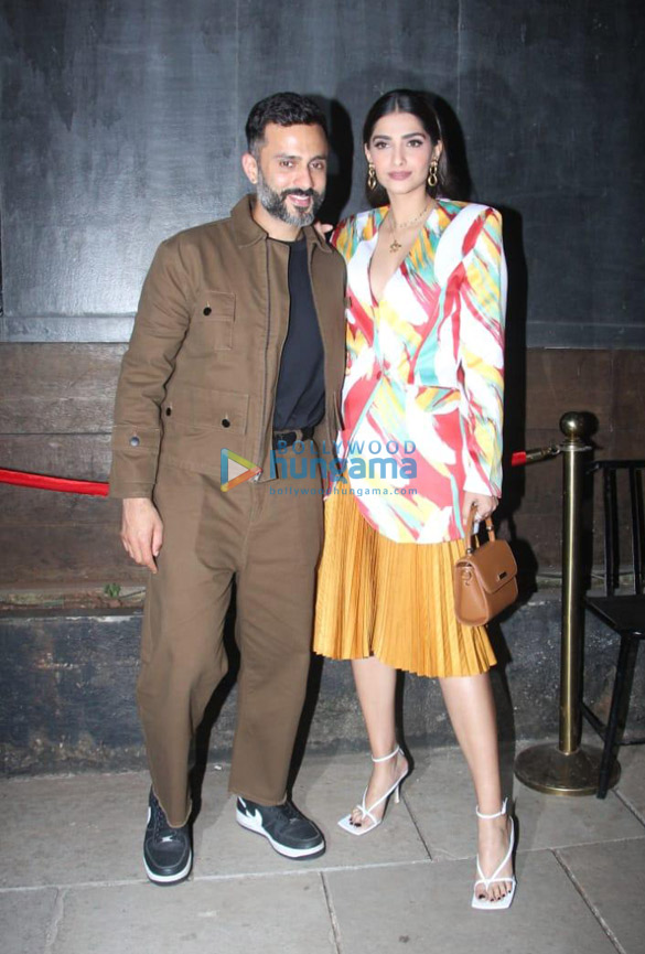Photos: Sonam Kapoor Ahuja, Anand Ahuja and others snapped at Bhane’s 5th anniversary celebrations