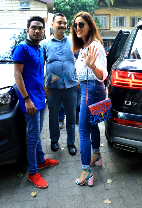 Photos: Yami Gautam snapped in Juhu