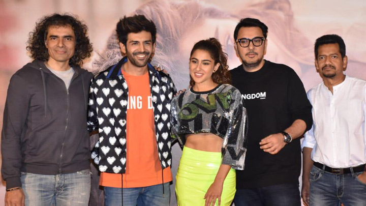 Kartik Aaryan and Sara Ali Khan grace the trailer launch of their film Love Aaj Kal Kartik Aaryan and Sara Ali Khan grace the trailer launch of their film Love Aaj Kal (1)