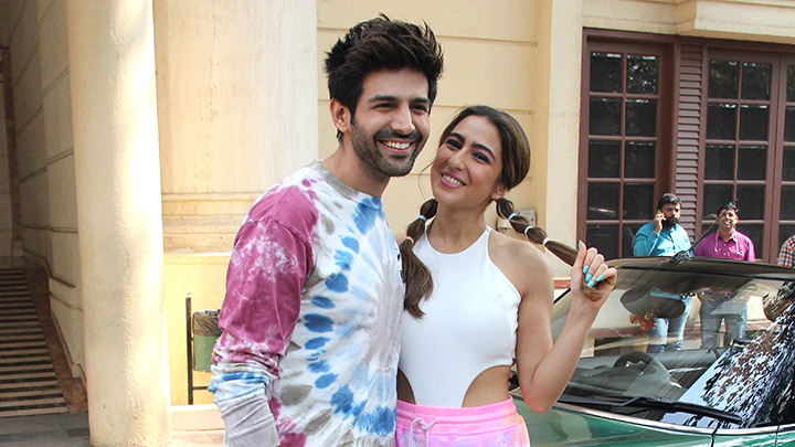 Sara Ali Khan with Kartik Aaryan spotted during Love Aaj Kal promotion