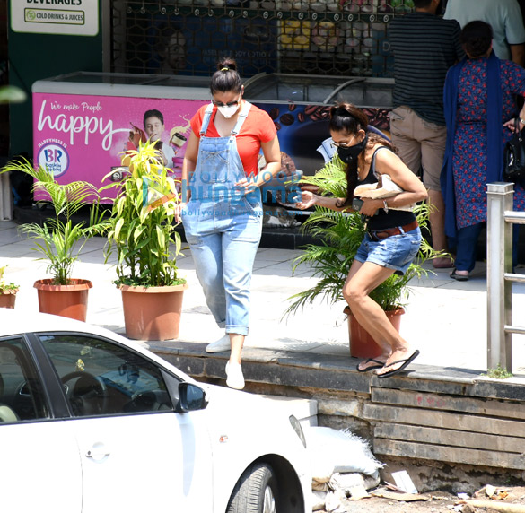 Photos: Lara Dutta snapped at a medical shop