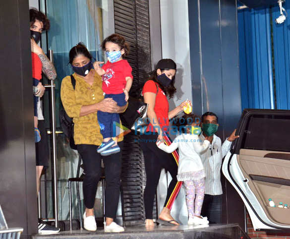 Photos: Sunny Leone and family spotted in Juhu