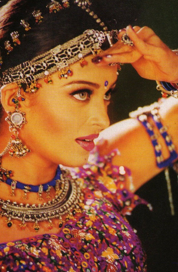 620px x 946px - Aishwarya Rai Bachchan's song shoot from unreleased 1997 film Radheshyam  Sitaram goes viral on the internet : Bollywood News > Mr Jatt Dj Com