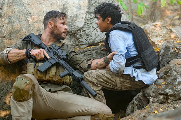 Chris Hemsworth on filming Extraction in India - 