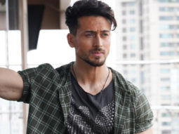 Tiger Shroff calls stuntmen the real heroes, shares a behind-the-scenes video from Baaghi Tiger Shroff calls the stuntmen real heroes, shares a behind-the-scenes video from Baaghi