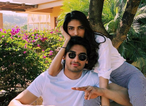 Athiya Shetty and Ahan Shetty help the paparazzi out by transferring the payment to their accounts