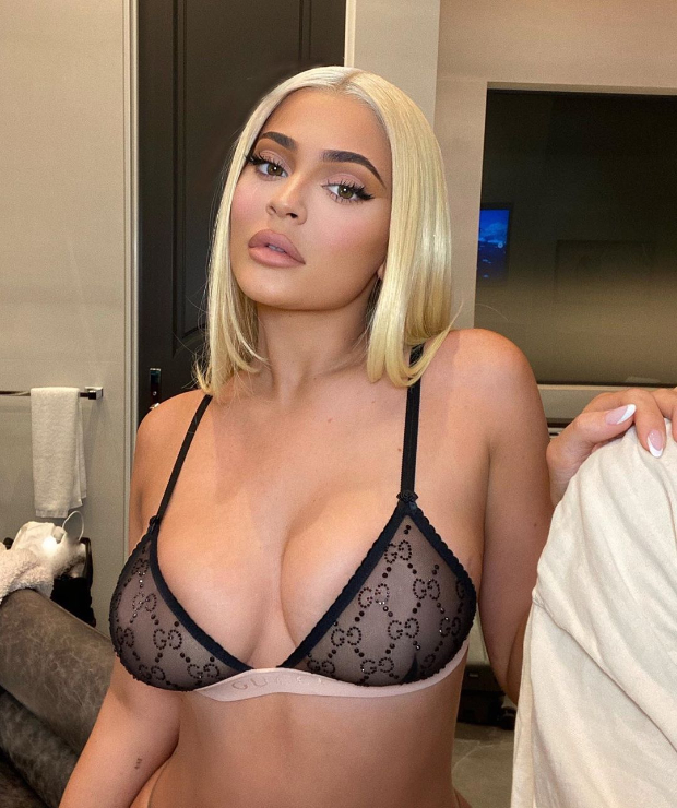 Kylie Jenner Raises The Temperature In Blazing Hot Pictures Sporting 1100 Gucci Bra Bollywood 