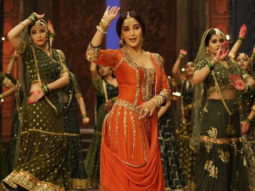 The Saroj Khan-Madhuri Dixit magic: When they shot a sequence from Tabaah Ho Gaye from Kalank in one take The Saroj Khan-Madhuri Dixit magic: When they shot a sequence from Tabaah Ho Gaye from Kalank in one take