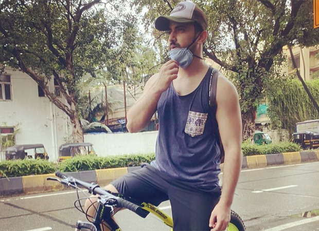 Zain Imam heads out for a 27 kms long cycle ride around the city