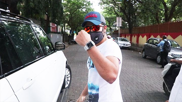 Emraan Hashmi spotted in Bandra Emraan Hashmi spotted in Bandra