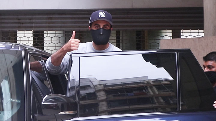 Ranbir Kapoor snapped at a dubbing studio Ranbir Kapoor snapped at a dubbing studio