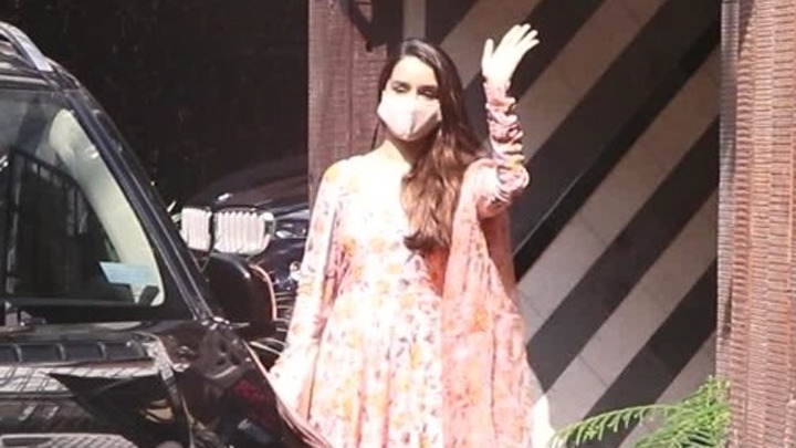 Shraddha Kapoor spotted in Juhu
